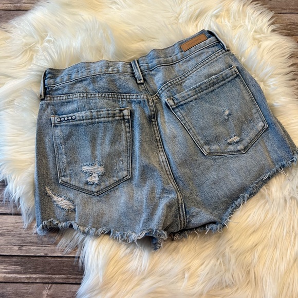 BlankNYC Shorts Light Wash Distressed Denim High Waist 29 - Picture 2 of 2